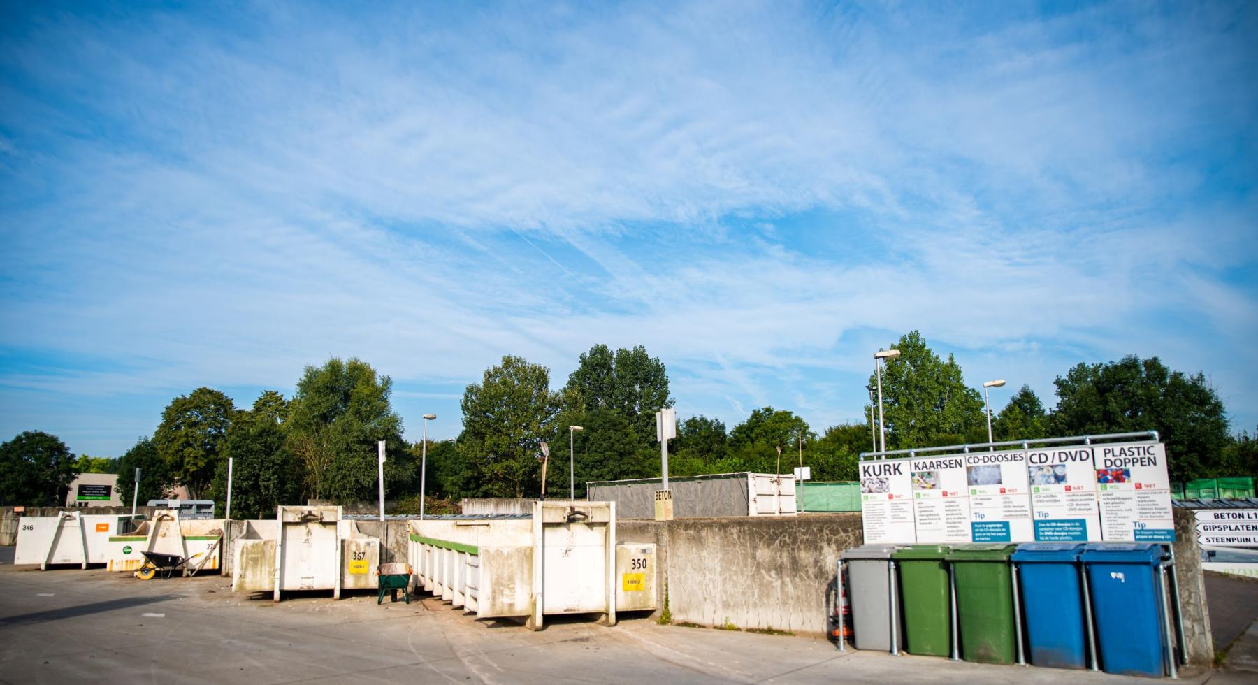 containers in recyclagepark